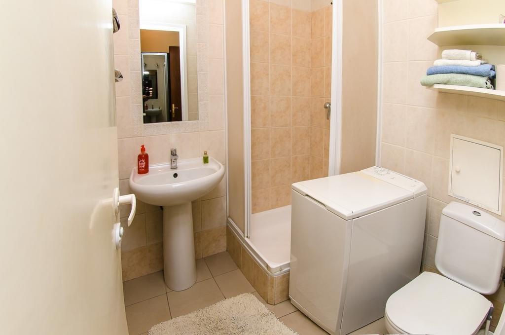 Apartment Triokhsviatytelskaya Street 3 Kiev Exterior foto