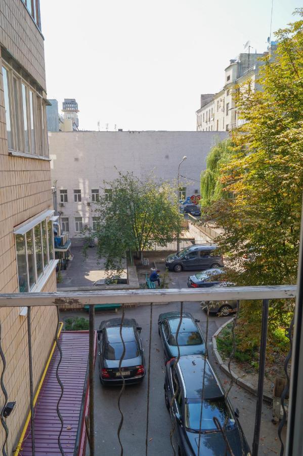 Apartment Triokhsviatytelskaya Street 3 Kiev Exterior foto